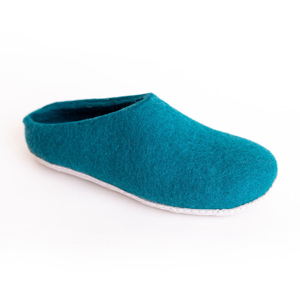 Wild Hearts Market wool slipper in Peacock green